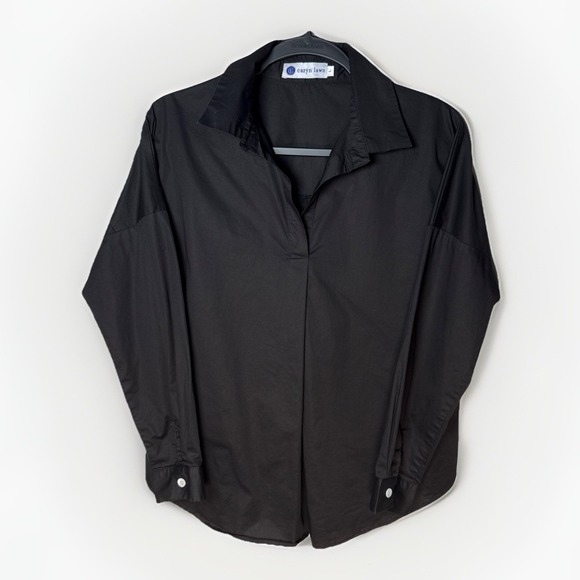 Caryn Lawn Tops - Caryn Lawn Black Cotton Poplin V-Neck Blouse L Hidden Pink Star Collar Staple